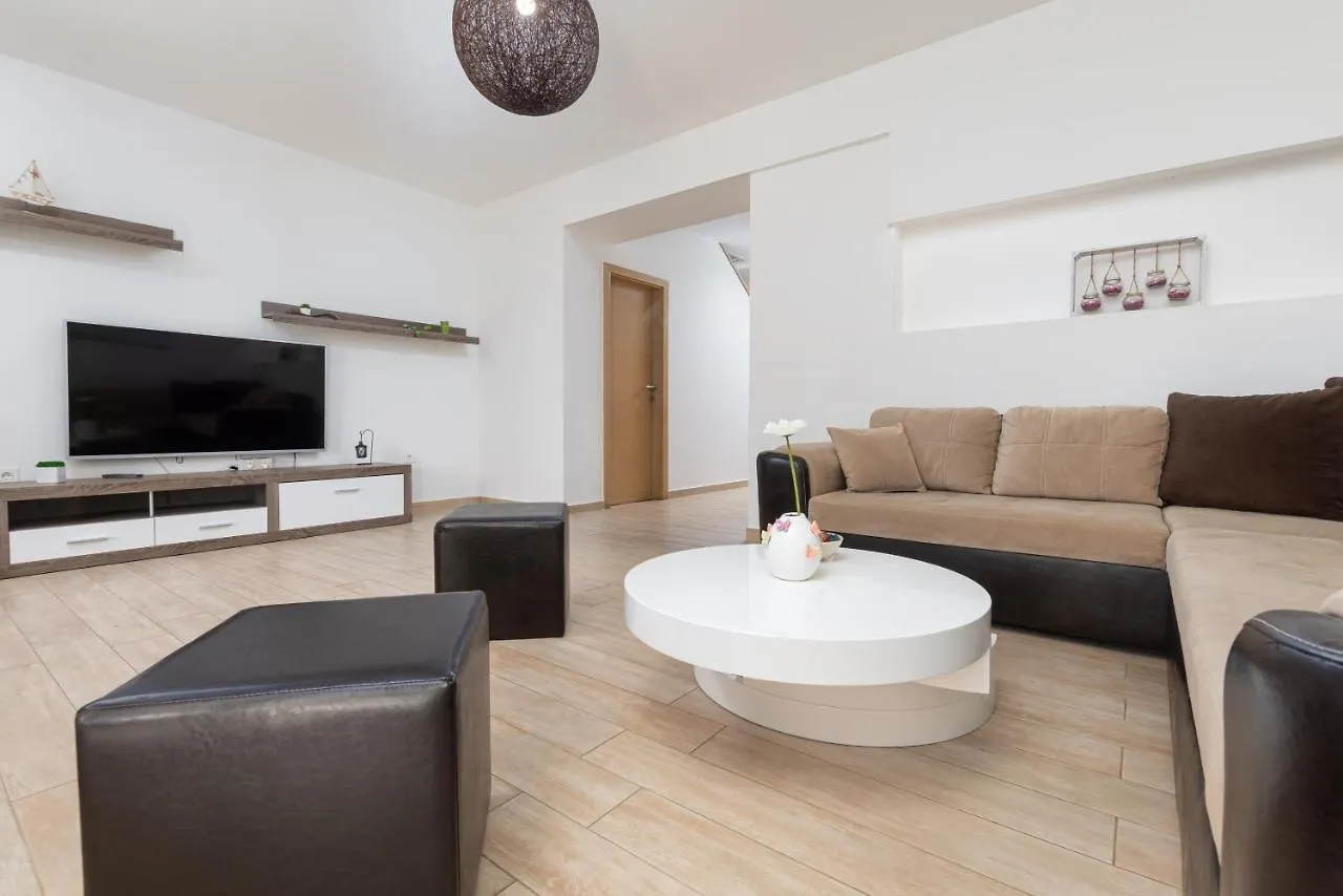 Kuca Lana Apartment Medulin