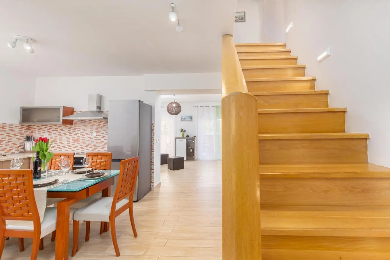Kuca Lana Apartment Medulin